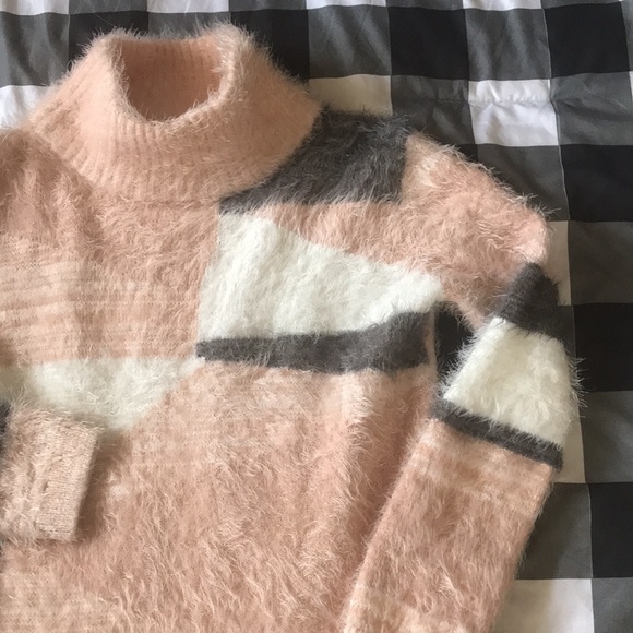 VINCE CAMUTO Pink Gray White EYELASH Geometric Mock Turtleneck Sweater Sz S - Picture 6 of 13